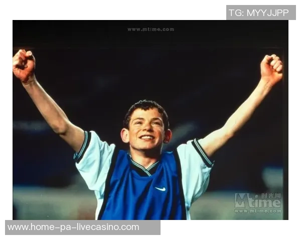 在绿茵场上绽放的爱恋足球耽美故事中的激情与梦想